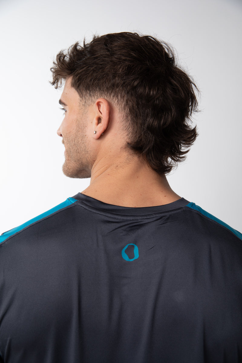 Polera deportiva cortes Hombre - Charcoal/Ligth Blue